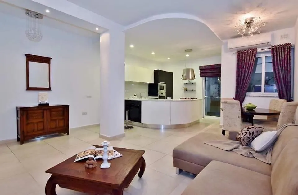 Sliema Luxury 2 Bedrooms Apartment Malta